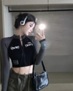 Street core Zip Crop Top - Image 3