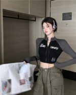 Street core Zip Crop Top - Image 4